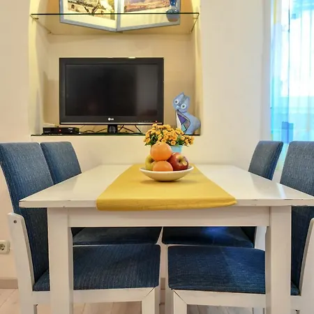 Tanga Апартаменты Ровинь